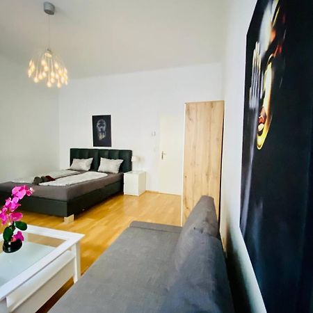וינה Family Apartment Th8 8 מראה חיצוני תמונה