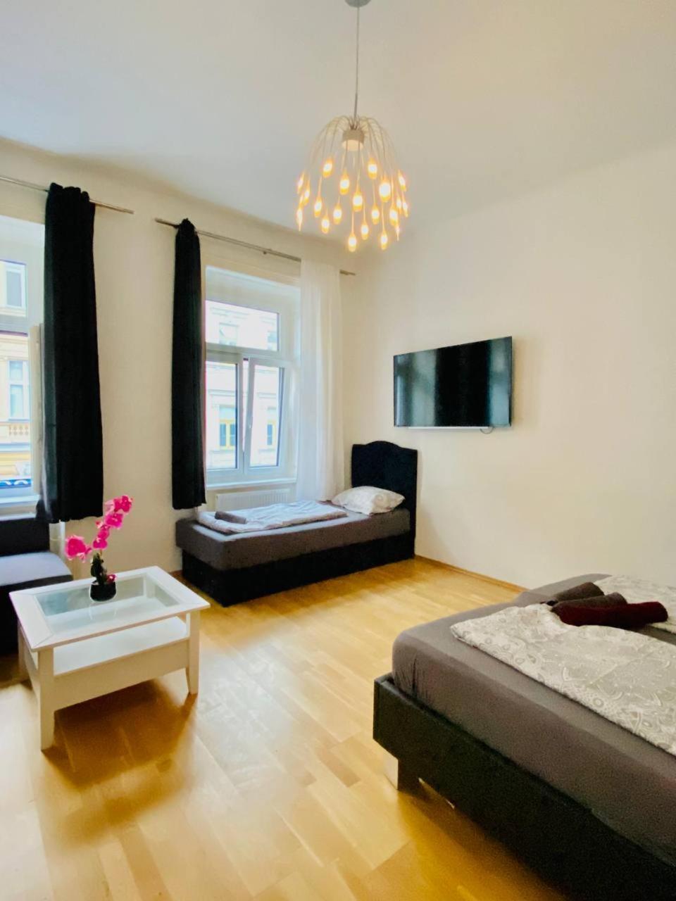 וינה Family Apartment Th8 8 מראה חיצוני תמונה