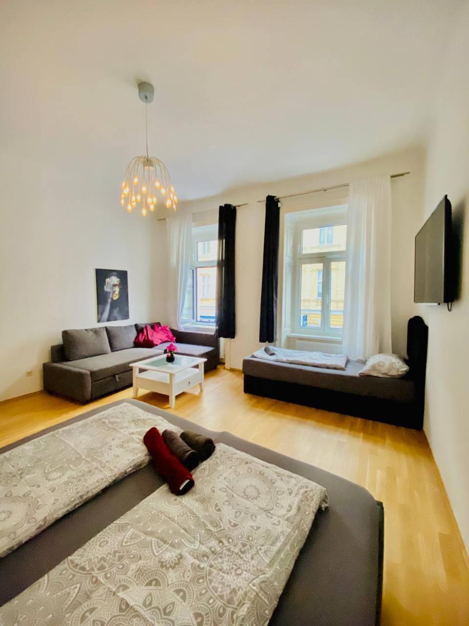 וינה Family Apartment Th8 8 מראה חיצוני תמונה
