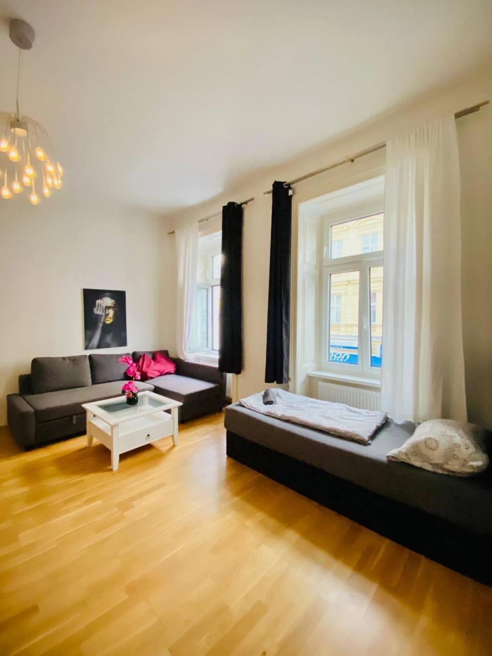 וינה Family Apartment Th8 8 מראה חיצוני תמונה
