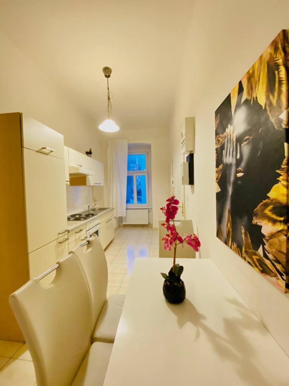 וינה Family Apartment Th8 8 מראה חיצוני תמונה