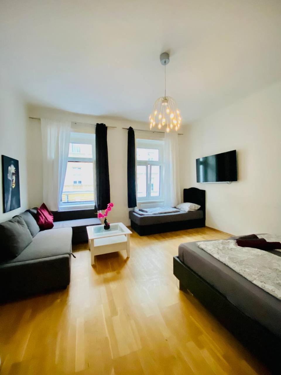וינה Family Apartment Th8 8 מראה חיצוני תמונה