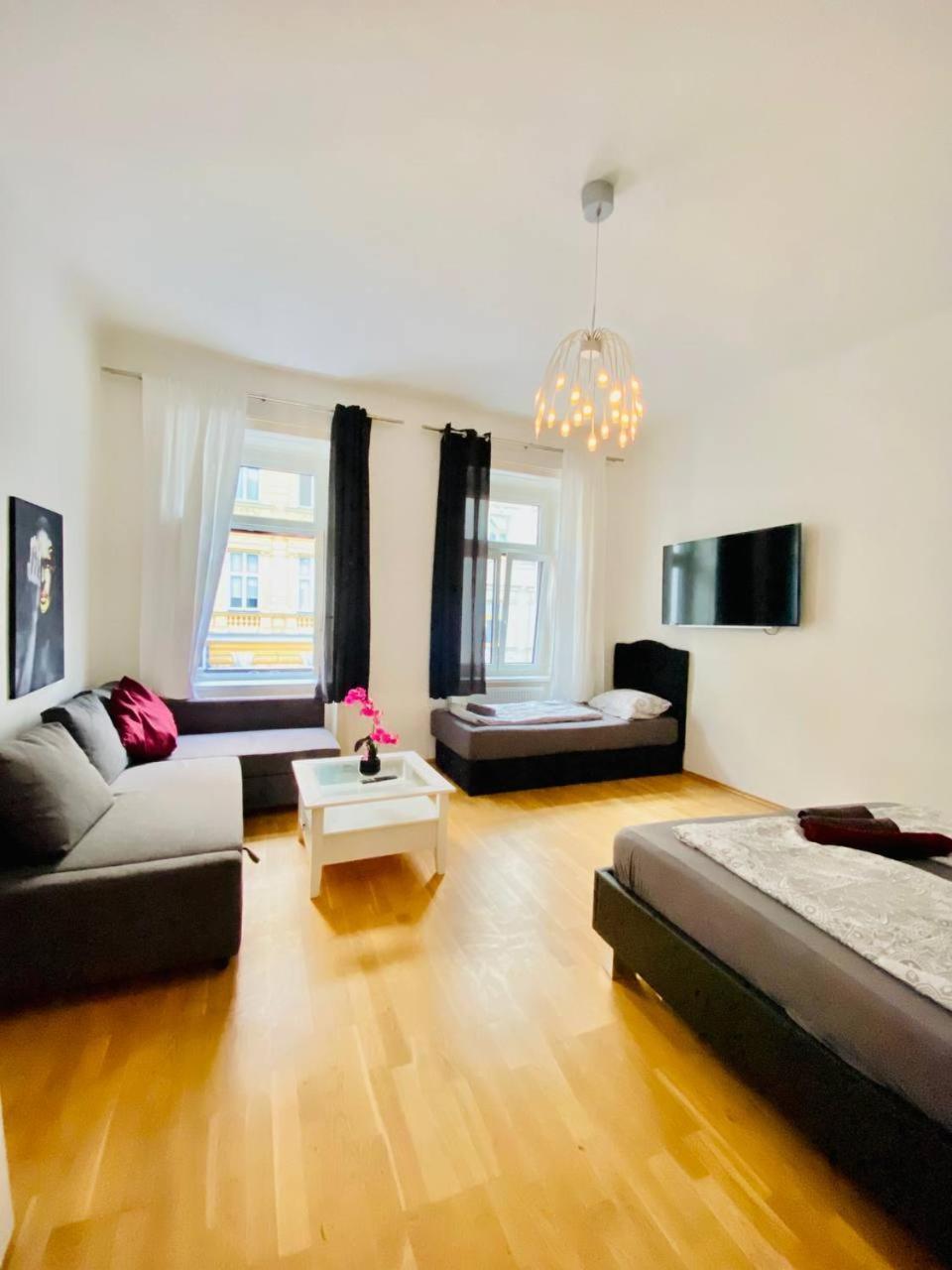 וינה Family Apartment Th8 8 מראה חיצוני תמונה