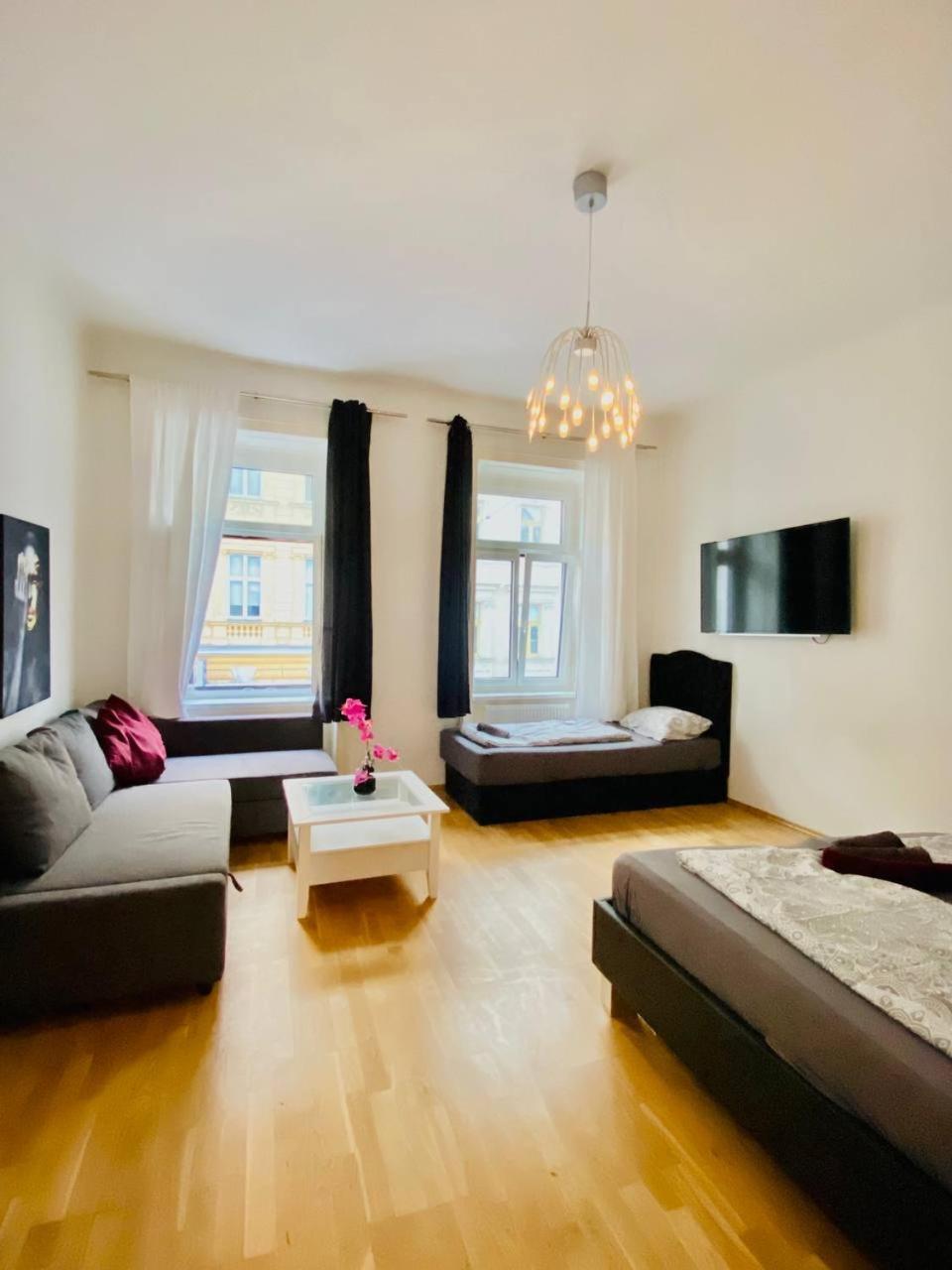 וינה Family Apartment Th8 8 מראה חיצוני תמונה